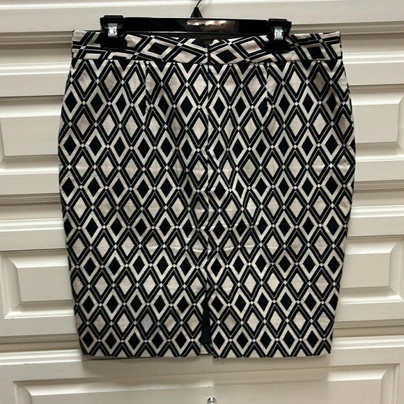 Worthington Black Beige Diamond Pencil Lined Knee Skirt Back Zip 8 - Picture 2 of 5